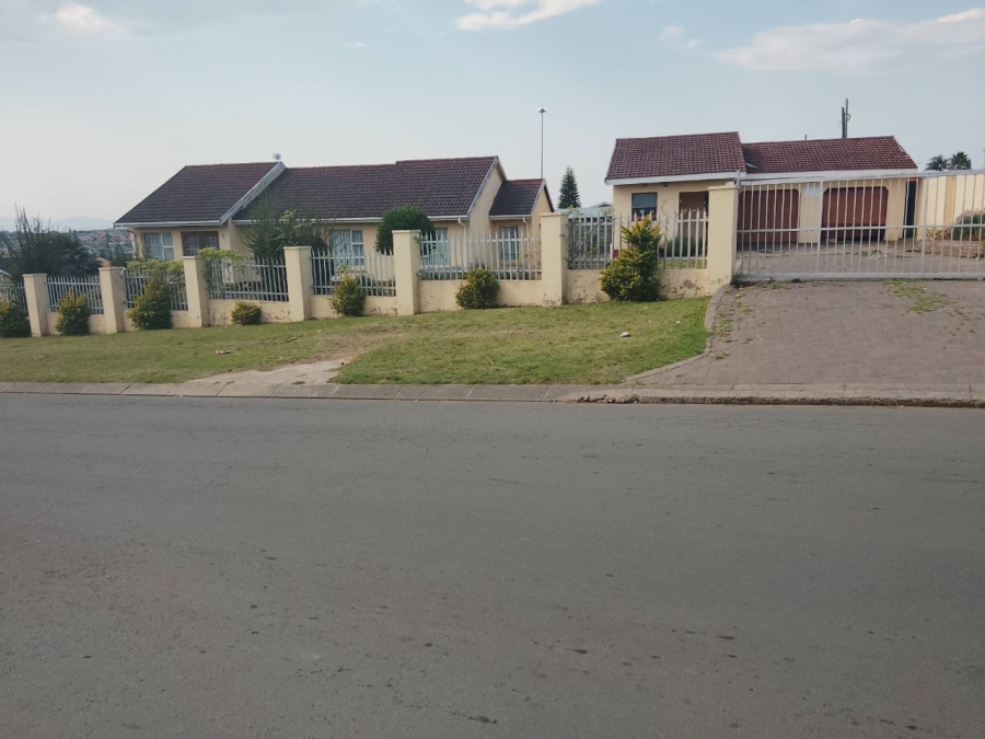 To Let 4 Bedroom Property for Rent in Sidwadwa Eastern Cape